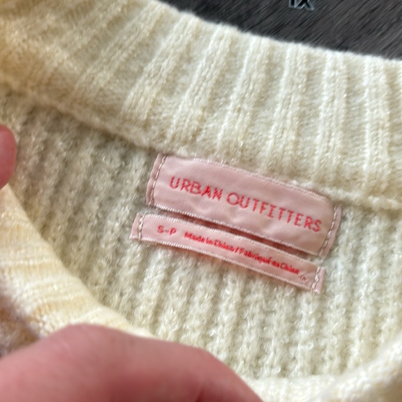 Urban outfitters sweater - Picture 4 of 4